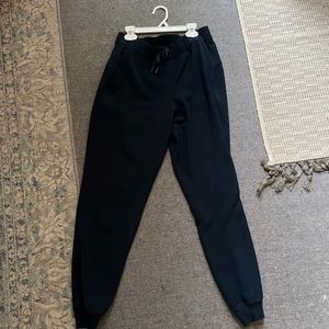 Lululemon On The Fly Jogger size 6